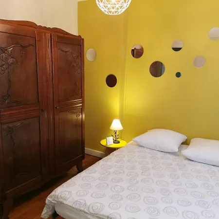 Tatil Evi Authentique 1950 Futuroscope Aquascope, 1a9prsn, 3 Pkg, 3 Etoiles A 6prsn Et 3 Appoints Eco-responsable Puvatya