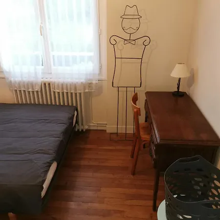 Holiday home Authentique Gite 1950 Poitiers Futuroscope Aquascope, 1A9Prsn, 3 Pkg, 3 Etoiles A 6Prsn Et 3 Appoints Eco-Responsable *