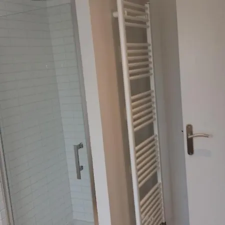 Authentique Gite 1950 Poitiers Futuroscope Aquascope, 1A9Prsn, 3 Pkg, 3 Etoiles A 6Prsn Et 3 Appoints Eco-Responsable Holiday home *