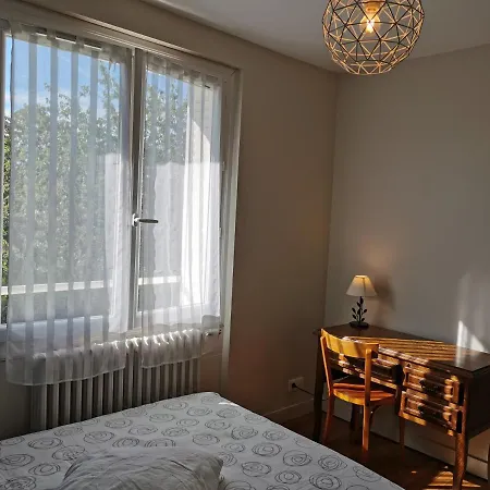 Holiday home Authentique Gite 1950 Poitiers Futuroscope Aquascope, 1A9Prsn, 3 Pkg, 3 Etoiles A 6Prsn Et 3 Appoints Eco-Responsable *