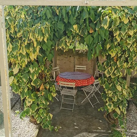 Authentique Gite 1950 Poitiers Futuroscope Aquascope, 1A9Prsn, 3 Pkg, 3 Etoiles A 6Prsn Et 3 Appoints Eco-Responsable Holiday home *