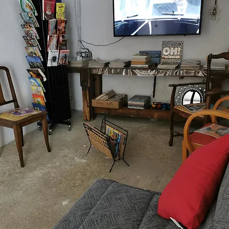 Дом отдыха Authentique Gite 1950 Poitiers Futuroscope Aquascope, 1A9Prsn, 3 Pkg, 3 Etoiles A 6Prsn Et 3 Appoints Eco-Responsable