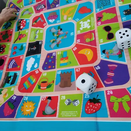 Holiday home Authentique Gite 1950 Poitiers Futuroscope Aquascope, 1A9Prsn, 3 Pkg, 3 Etoiles A 6Prsn Et 3 Appoints Eco-Responsable *