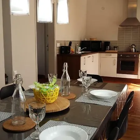 Authentique Gite 1950 Poitiers Futuroscope Aquascope, 1A9Prsn, 3 Pkg, 3 Etoiles A 6Prsn Et 3 Appoints Eco-Responsable *