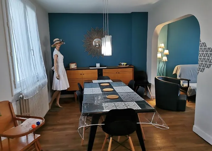 Holiday home Authentique Gite 1950 Poitiers Futuroscope Aquascope, 1A9Prsn, 3 Pkg, 3 Etoiles A 6Prsn Et 3 Appoints Eco-Responsable