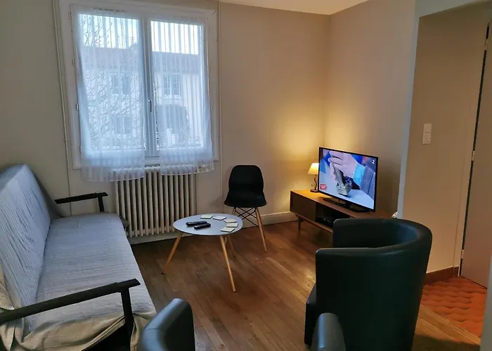 Authentique Gite 1950 Poitiers Futuroscope Aquascope, 1A9Prsn, 3 Pkg, 3 Etoiles A 6Prsn Et 3 Appoints Eco-Responsable *