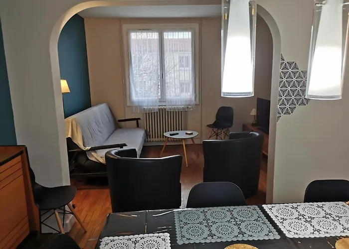 Holiday home Authentique Gite 1950 Poitiers Futuroscope Aquascope, 1A9Prsn, 3 Pkg, 3 Etoiles A 6Prsn Et 3 Appoints Eco-Responsable *