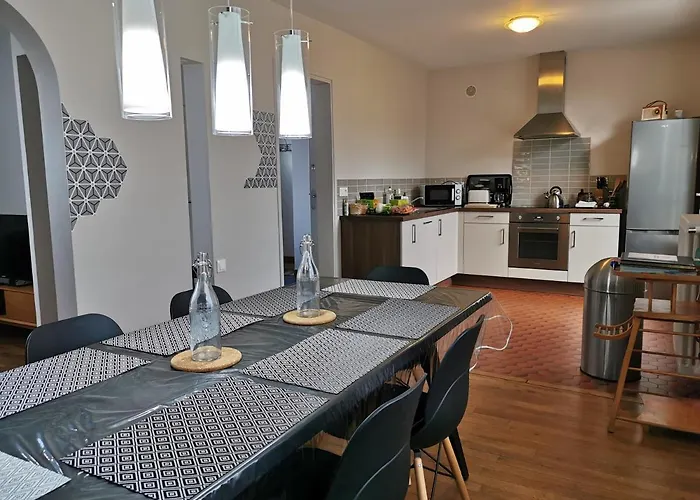 Authentique Gite 1950 Poitiers Futuroscope Aquascope, 1A9Prsn, 3 Pkg, 3 Etoiles A 6Prsn Et 3 Appoints Eco-Responsable * Poitiers