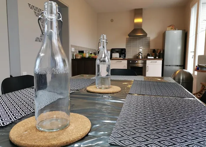 Authentique Gite 1950 Poitiers Futuroscope Aquascope, 1A9Prsn, 3 Pkg, 3 Etoiles A 6Prsn Et 3 Appoints Eco-Responsable *