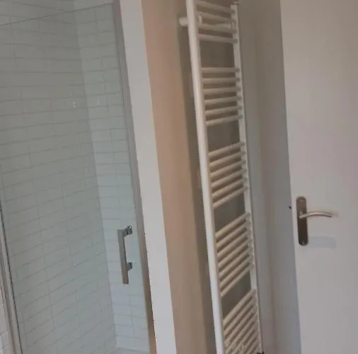 Authentique Gite 1950 Poitiers Futuroscope Aquascope, 1A9Prsn, 3 Pkg, 3 Etoiles A 6Prsn Et 3 Appoints Eco-Responsable Holiday home *