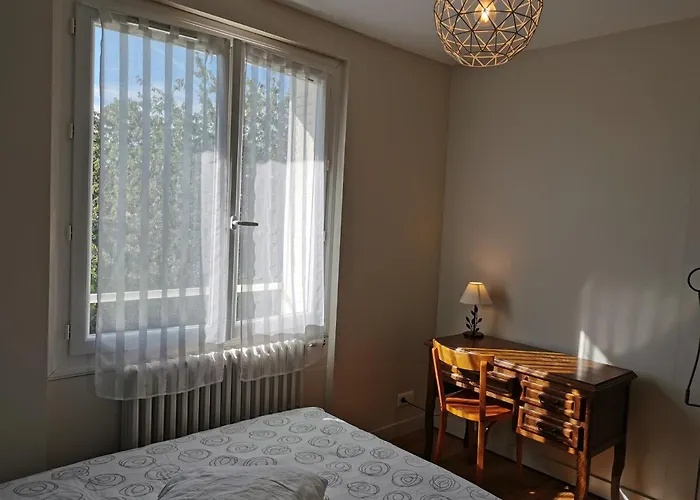 Holiday home Authentique Gite 1950 Poitiers Futuroscope Aquascope, 1A9Prsn, 3 Pkg, 3 Etoiles A 6Prsn Et 3 Appoints Eco-Responsable *