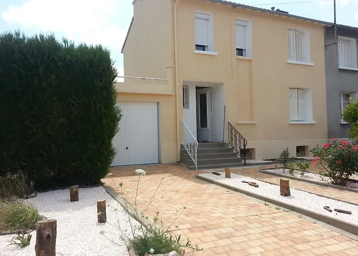 Authentique Gite 1950 Poitiers Futuroscope Aquascope, 1A9Prsn, 3 Pkg, 3 Etoiles A 6Prsn Et 3 Appoints Eco-Responsable Poitiers