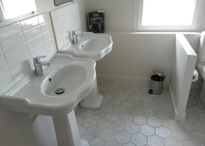 Holiday home Authentique Gite 1950 Poitiers Futuroscope Aquascope, 1A9Prsn, 3 Pkg, 3 Etoiles A 6Prsn Et 3 Appoints Eco-Responsable Poitiers