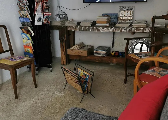 Holiday home Authentique Gite 1950 Poitiers Futuroscope Aquascope, 1A9Prsn, 3 Pkg, 3 Etoiles A 6Prsn Et 3 Appoints Eco-Responsable