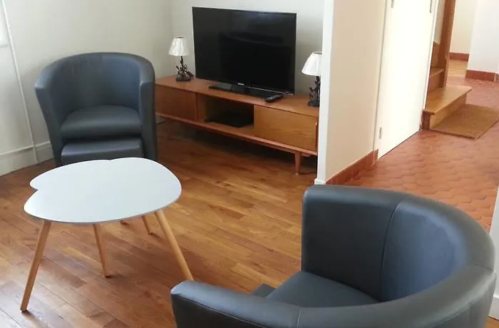 Authentique Gite 1950 Poitiers Futuroscope Aquascope, 1A9Prsn, 3 Pkg, 3 Etoiles A 6Prsn Et 3 Appoints Eco-Responsable Holiday home