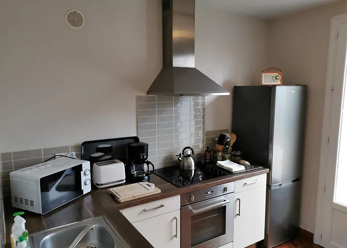 Holiday home Authentique Gite 1950 Poitiers Futuroscope Aquascope, 1A9Prsn, 3 Pkg, 3 Etoiles A 6Prsn Et 3 Appoints Eco-Responsable