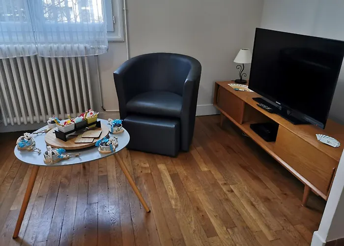 Authentique Gite 1950 Poitiers Futuroscope Aquascope, 1A9Prsn, 3 Pkg, 3 Etoiles A 6Prsn Et 3 Appoints Eco-Responsable *