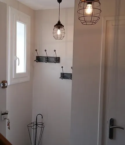 Authentique Gite 1950 Poitiers Futuroscope Aquascope, 1A9Prsn, 3 Pkg, 3 Etoiles A 6Prsn Et 3 Appoints Eco-Responsable Holiday home Poitiers