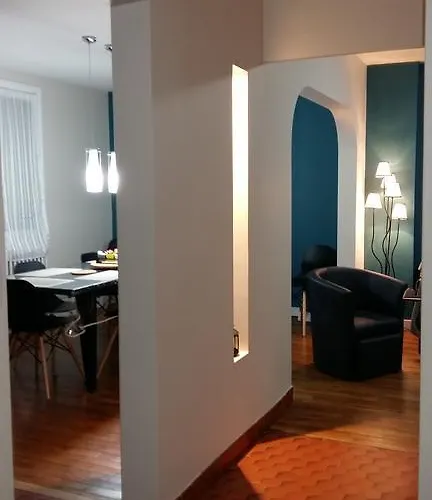 Holiday home Authentique Gite 1950 Poitiers Futuroscope Aquascope, 1A9Prsn, 3 Pkg, 3 Etoiles A 6Prsn Et 3 Appoints Eco-Responsable *